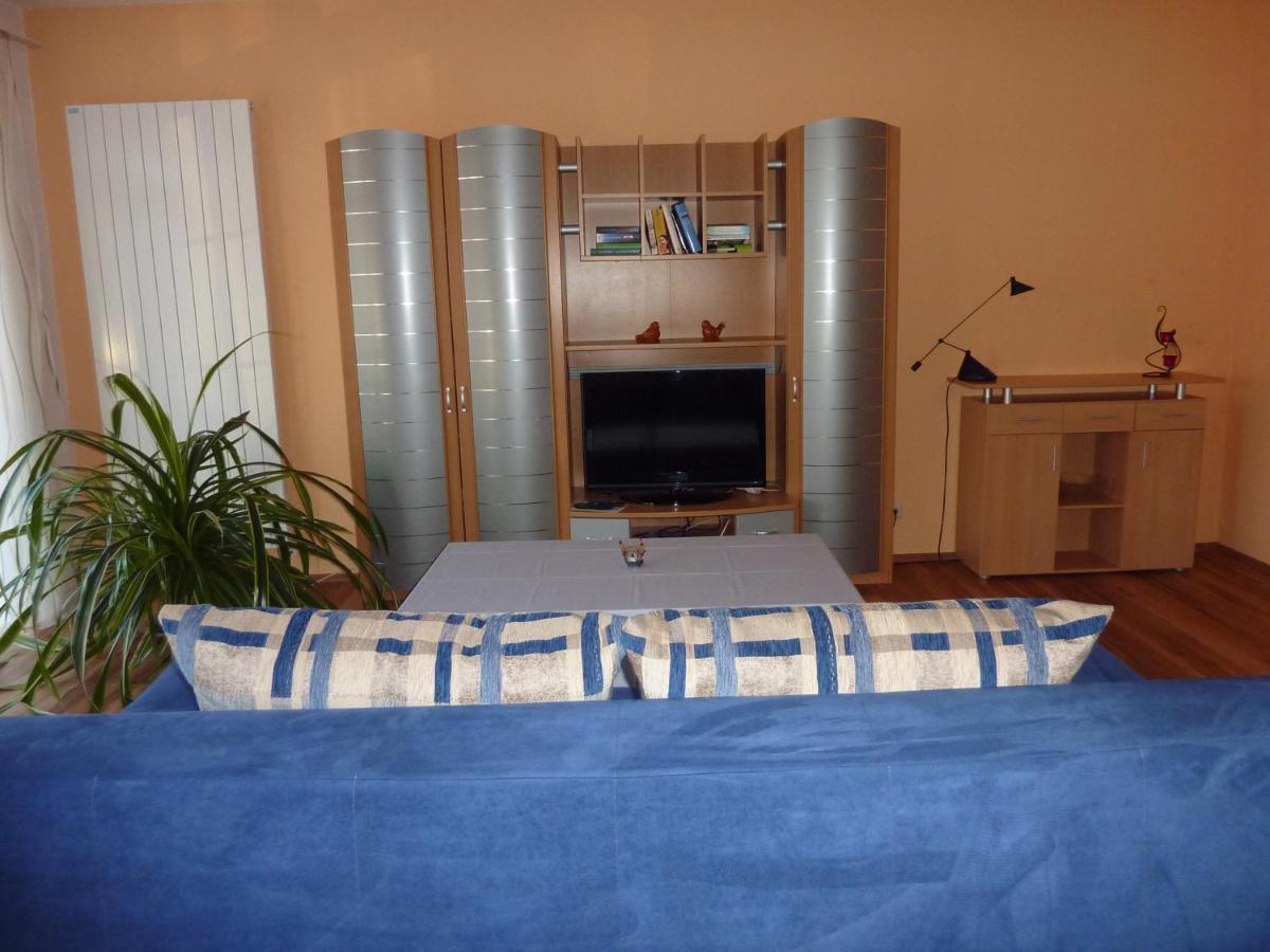 Ferienwohnung Am Deich Блекеде Екстериор снимка
